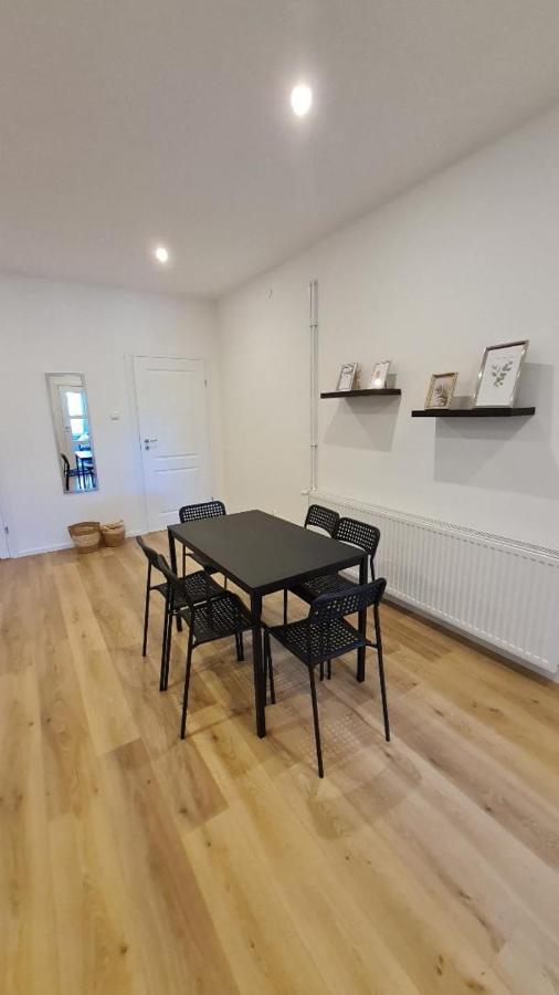 Rynek 2 Dukla- Pokoje I Apartamenty Zewnętrze zdjęcie