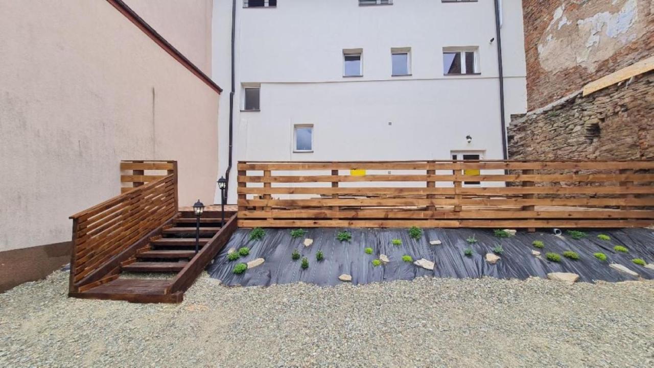 Rynek 2 Dukla- Pokoje I Apartamenty Zewnętrze zdjęcie